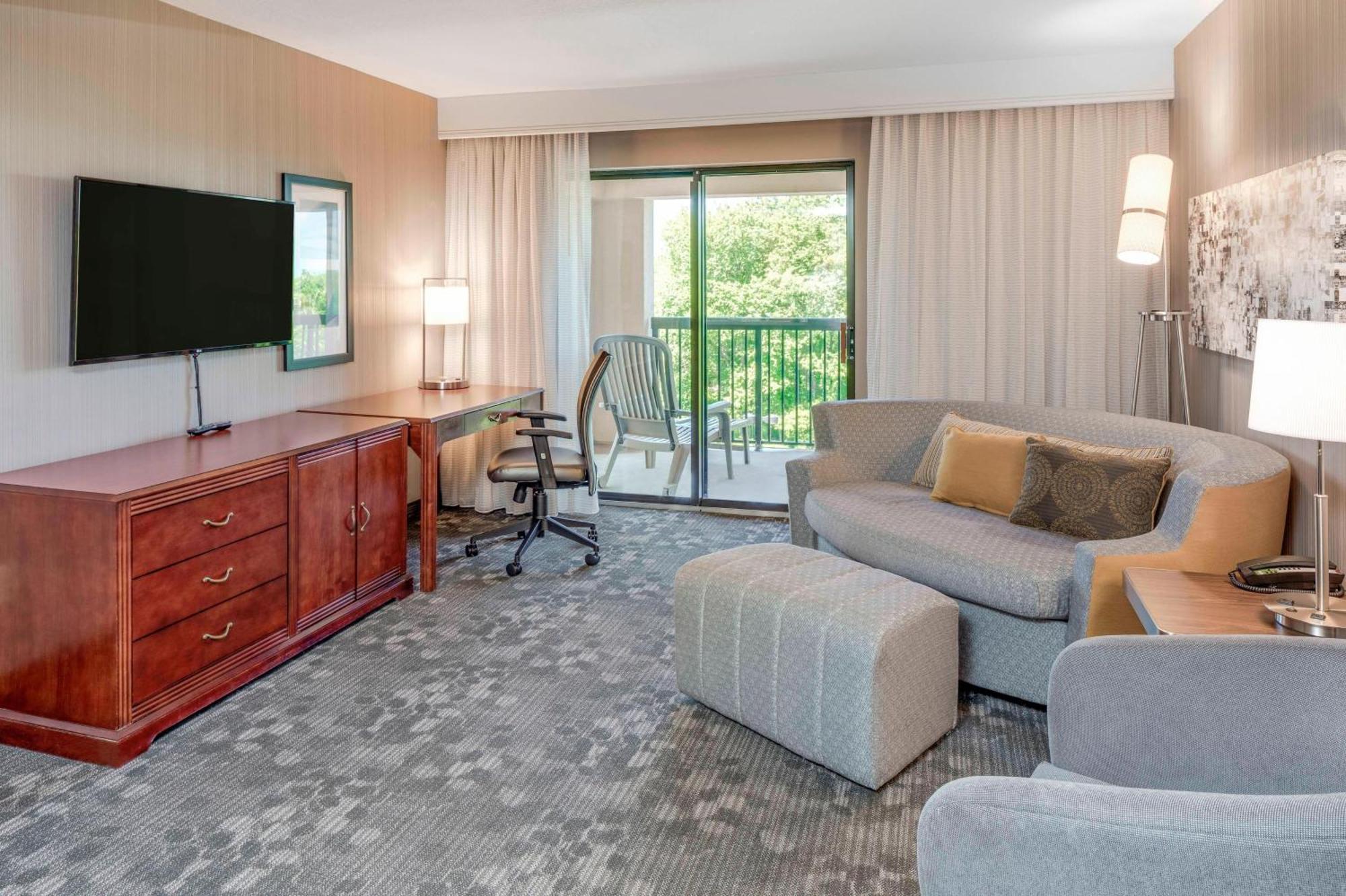 Courtyard By Marriot Cranbury South Brunswick Hotel Exterior photo