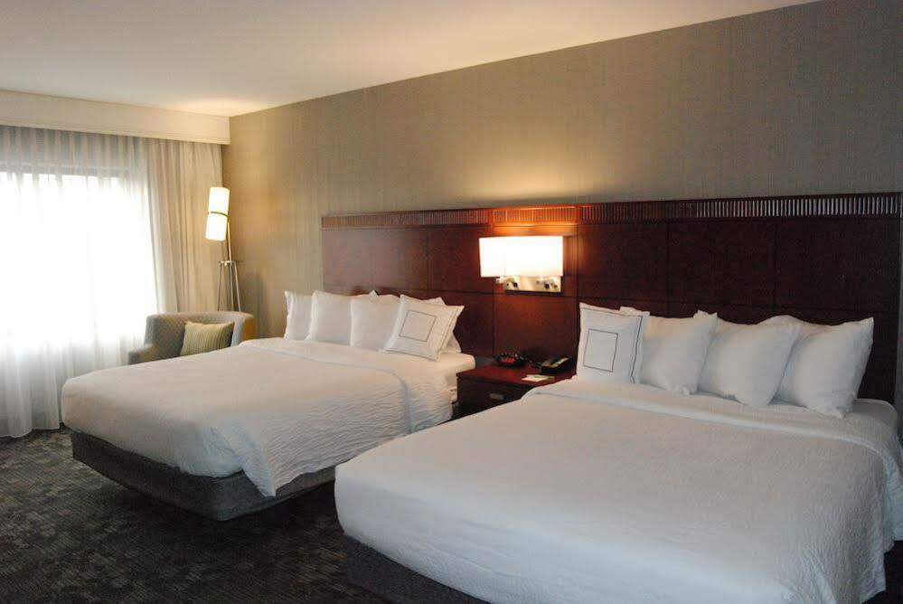 Courtyard By Marriot Cranbury South Brunswick Hotel Exterior photo